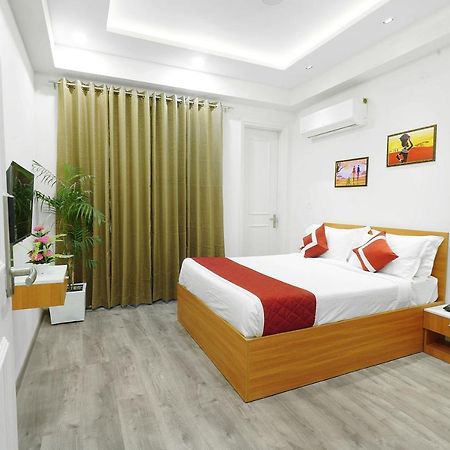 Octave Orchid Vista Hotel Gurgaon Bagian luar foto