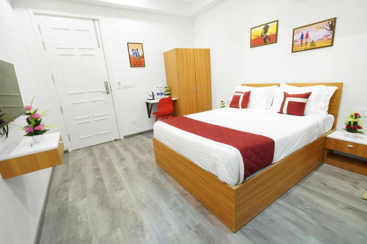 Octave Orchid Vista Hotel Gurgaon Bagian luar foto