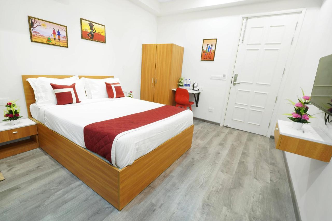 Octave Orchid Vista Hotel Gurgaon Bagian luar foto