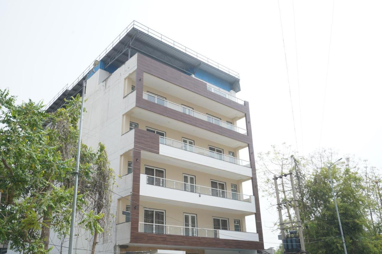 Octave Orchid Vista Hotel Gurgaon Bagian luar foto