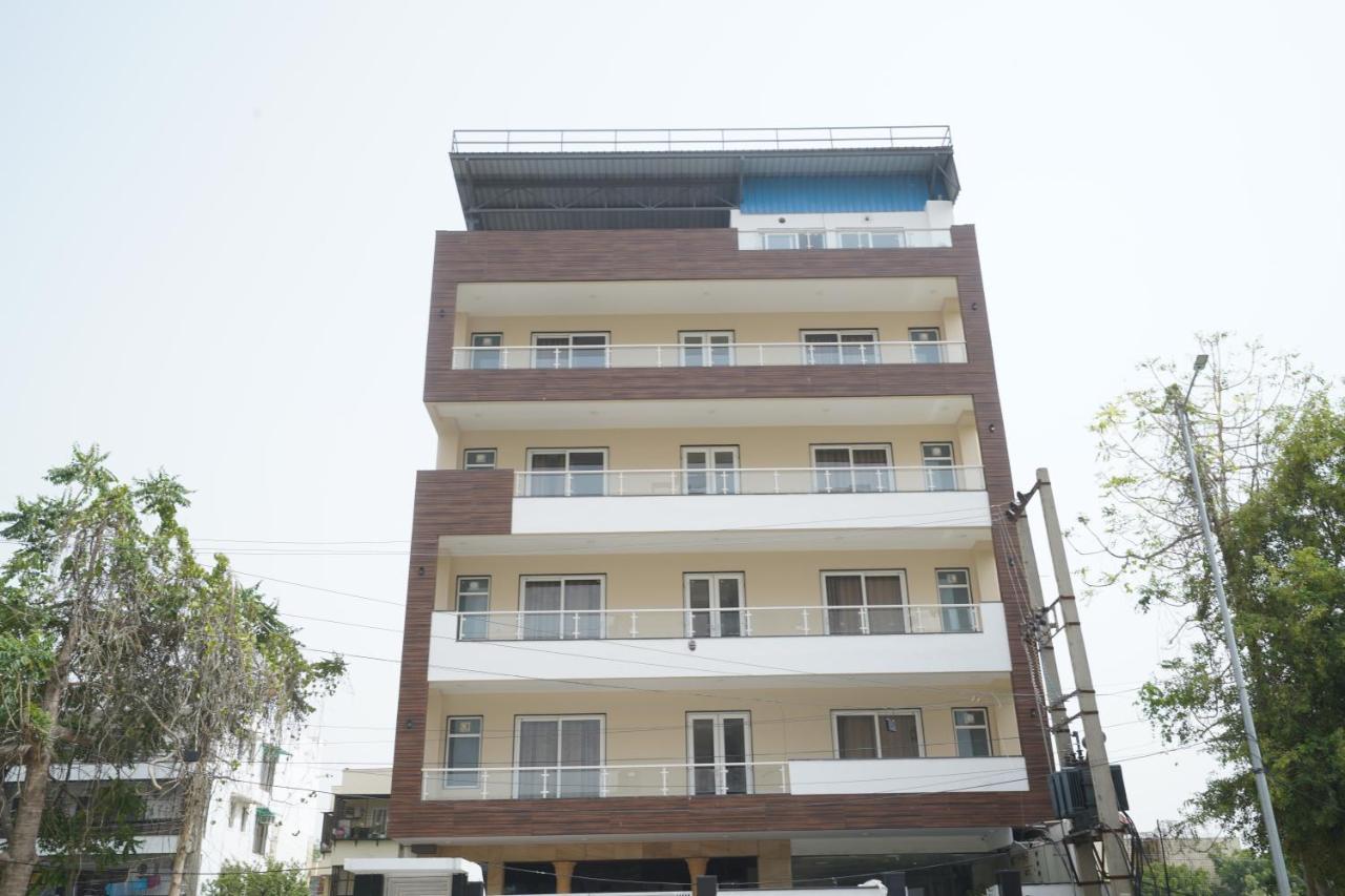 Octave Orchid Vista Hotel Gurgaon Bagian luar foto