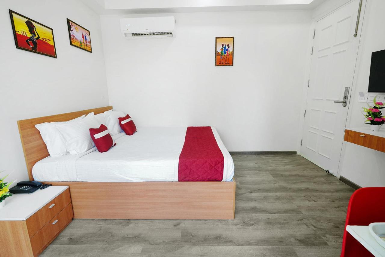 Octave Orchid Vista Hotel Gurgaon Bagian luar foto