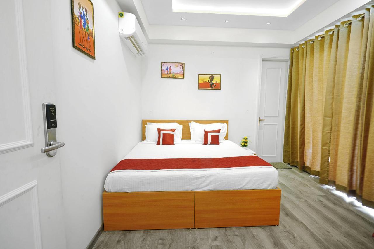 Octave Orchid Vista Hotel Gurgaon Bagian luar foto
