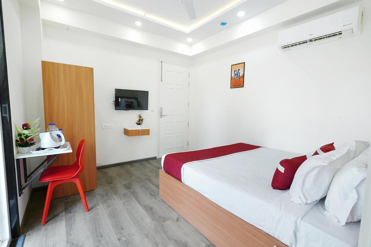 Octave Orchid Vista Hotel Gurgaon Bagian luar foto